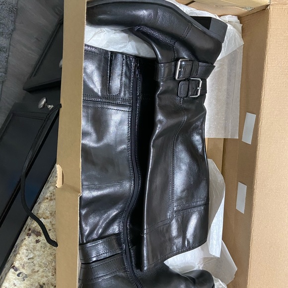 9 West Vashiza Boots - Picture 7 of 8